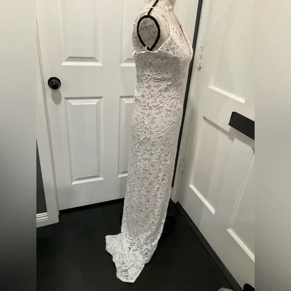 NWT WINDSOR WEDDING PROM COCKTAIL HIGH SIDE SLIT NUDE AND WHITE LACE GOWN - Picture 8 of 11